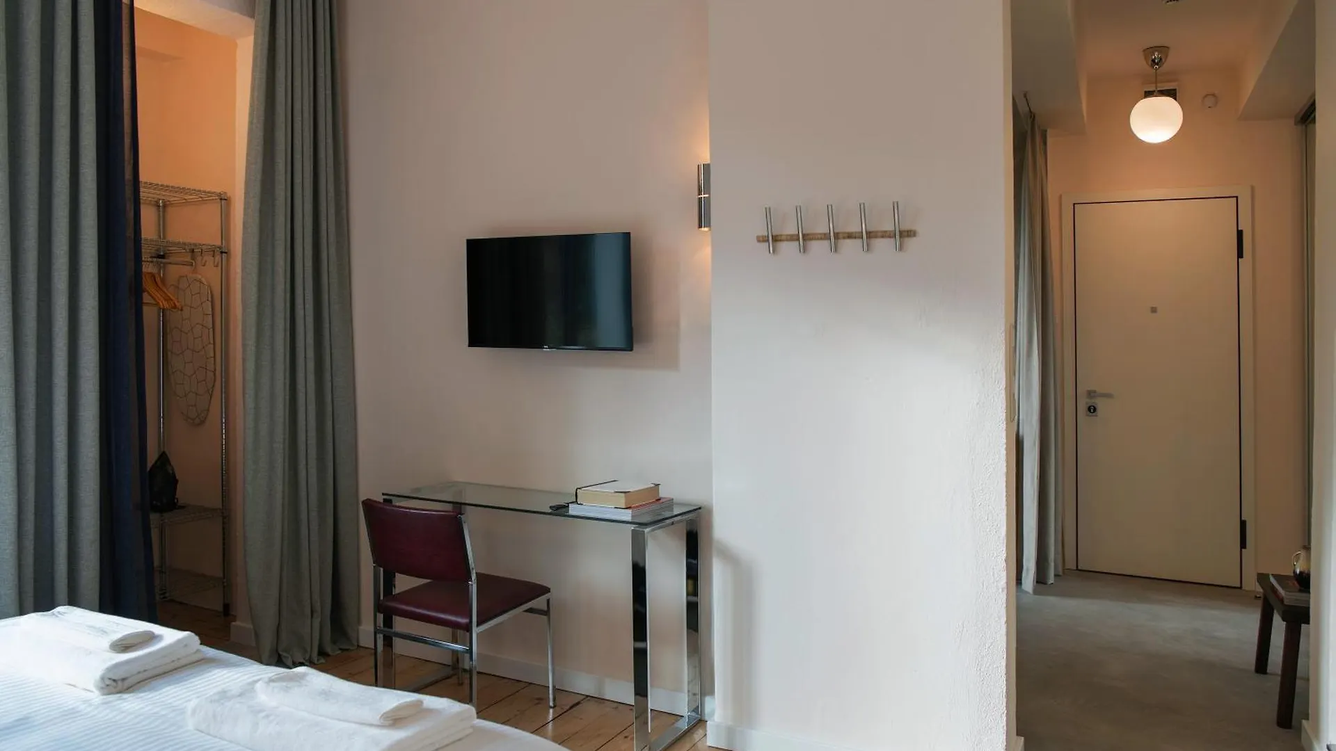 Dazzling Minimalist One Bedroom Apartment Sofia